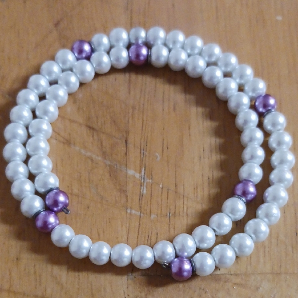 Elegant Pearl and Purple Beaded Bracelet